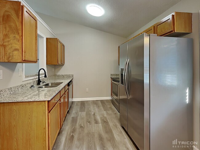 Photo - 463 Thorn Thicket Dr House