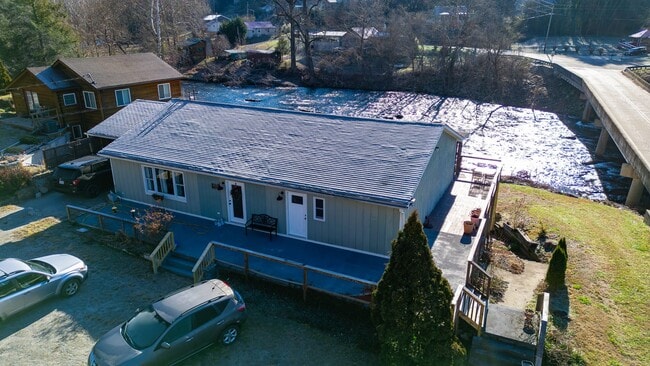 Photo - Charming 1 bedroom duplex overlooking the ...