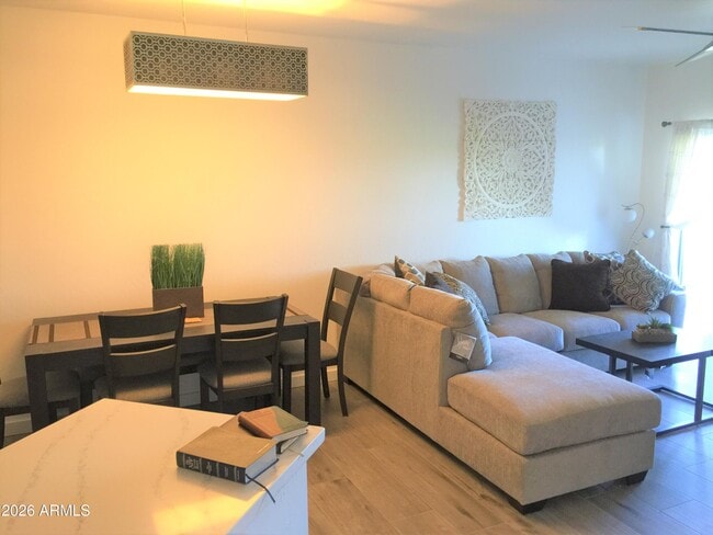 10401 N 52nd St Unit C115
