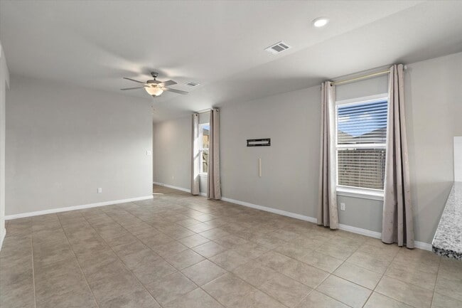 Photo - 213 Wild Spur Ln