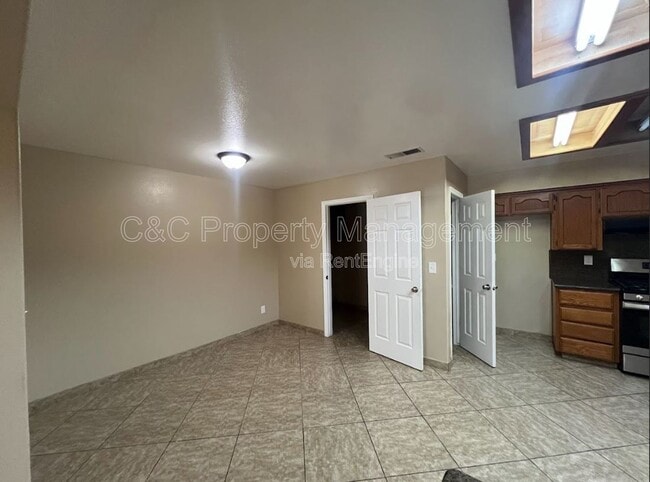 Photo - 3371 N Forestiere Ave