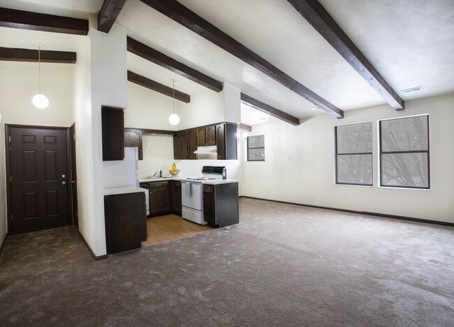 Building Photo - Center Grove Apartments