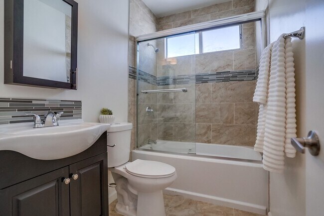 Photo - 6200 10th Ave