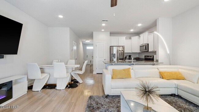 Photo - 7482 Shadow Lake Dr