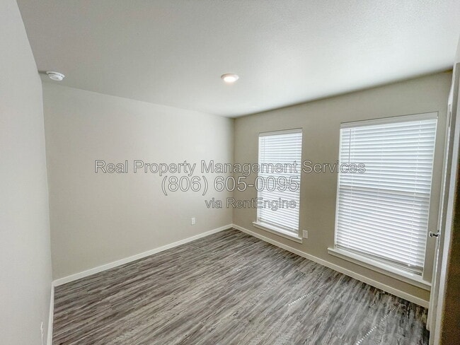 Photo - 2103 N Avenue J