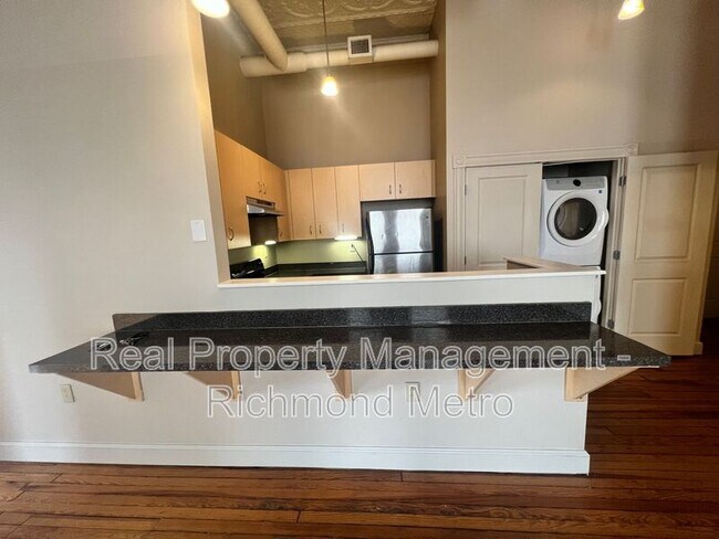 Photo - 121 W Broad St Unit 202