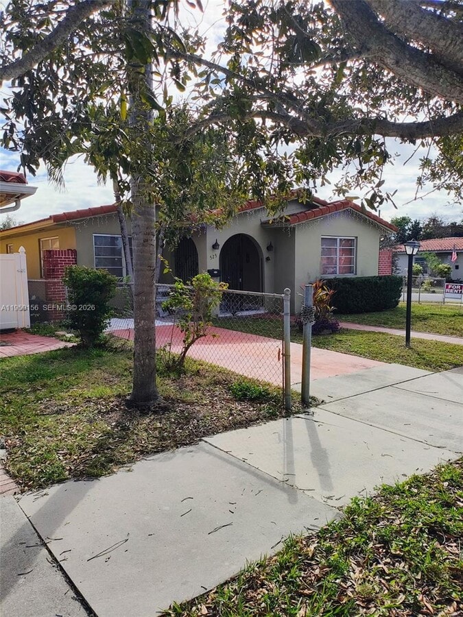 Photo - 525 SW 56th Ave