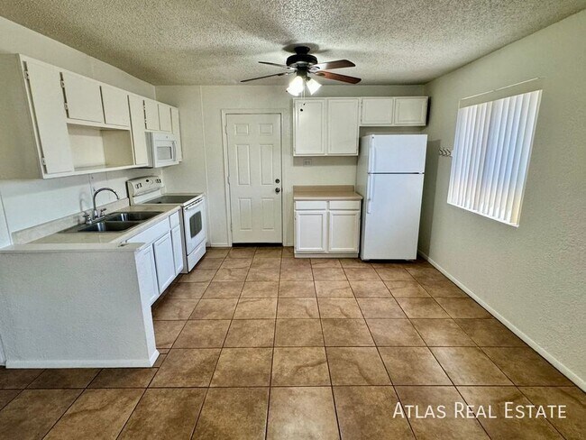 Photo - 1861 E University Dr