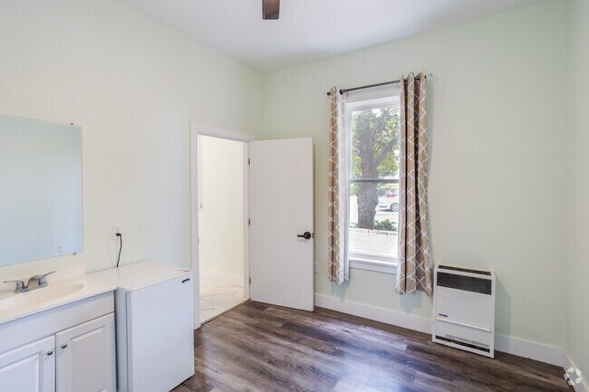 Studio - 167 SF - 732 E. Santa Clara St.