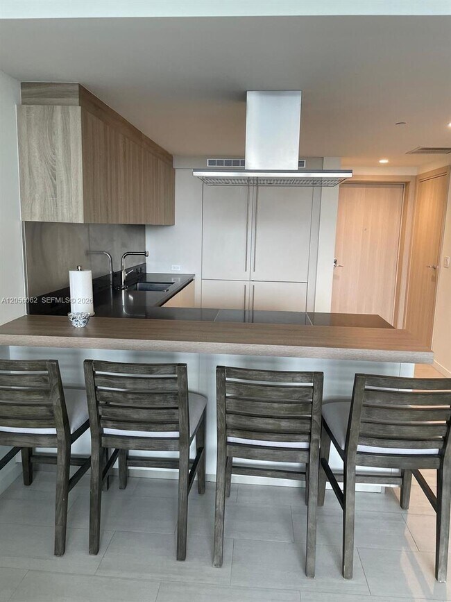Photo - 1000 Brickell Plaza Unidad 2404