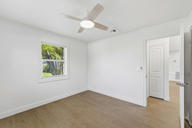 Photo - 802 Lytle St