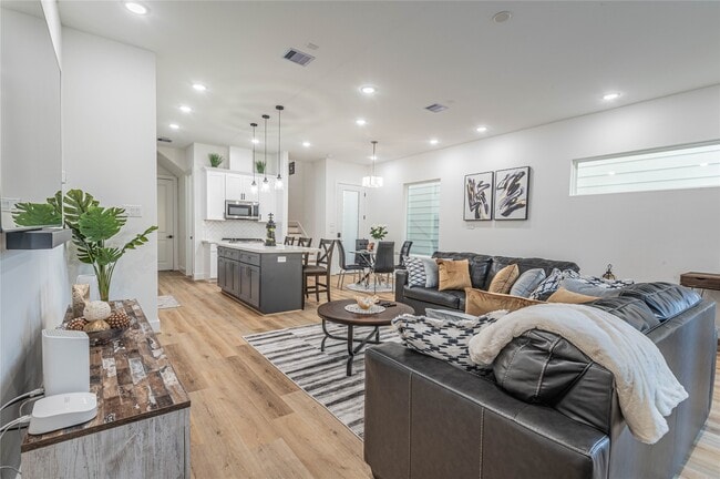 Photo - 3507 Ennis St