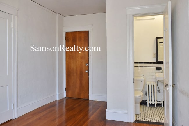 Photo - 257 Gano St Unit 8