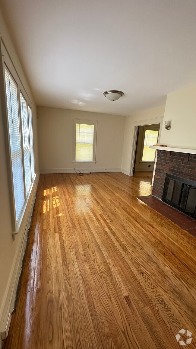 Building Photo - 3723 S Salina St Rental