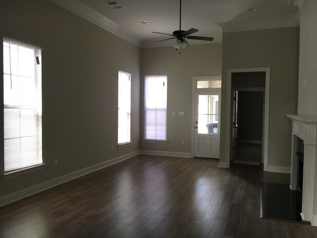 14086 Knoll Park Pl