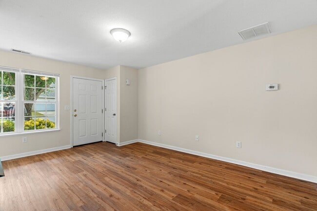 Photo - Great Townhouse - Convenient Arden Location