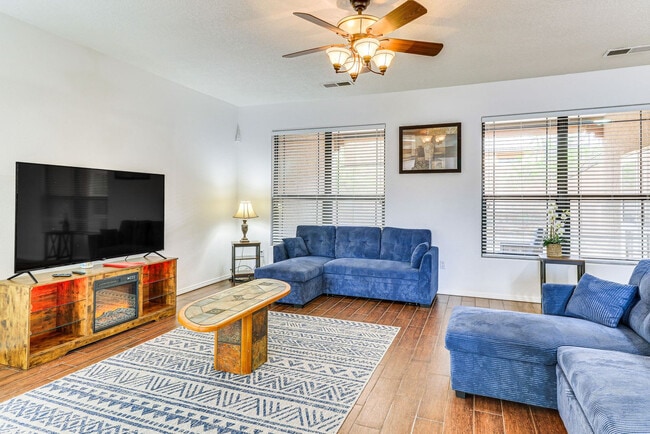 Building Photo - 878 Loma Pinon Loop Unit SI ID1597079P