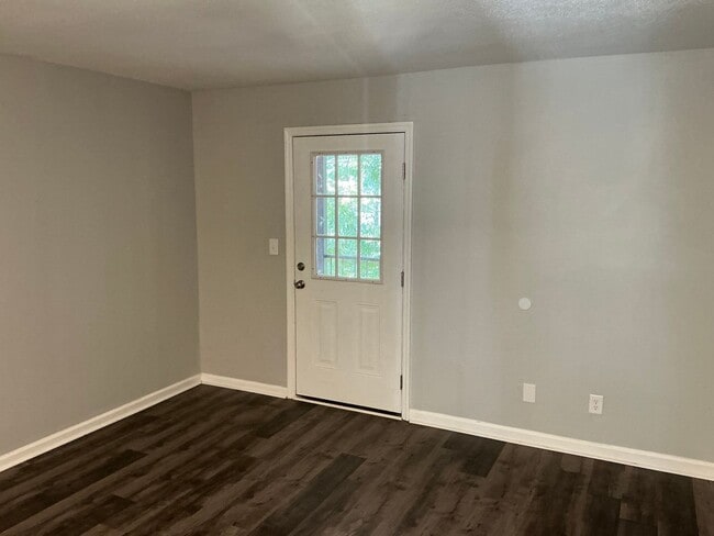 Photo - 1005 Piney Woods Rd Unidad C