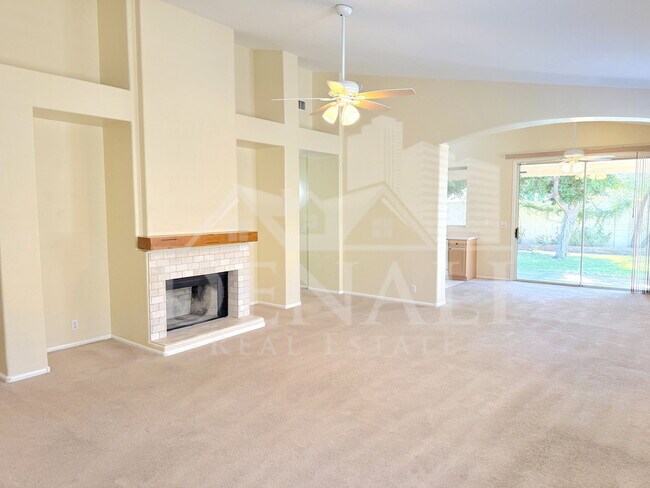 Photo - 797 N Gregory Pl