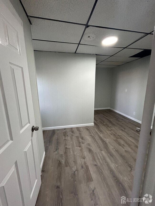 Building Photo - 28 S Plainfield Ave Rental