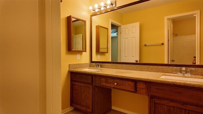 Photo - 7003 Glen Rosa Dr