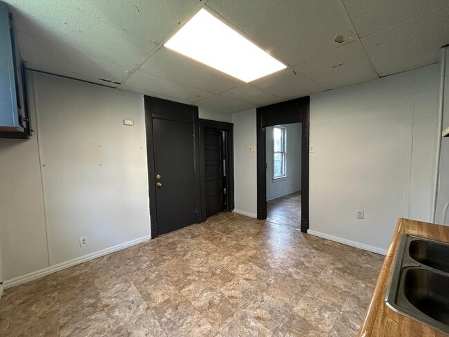 Photo - 907.5 Jewell-