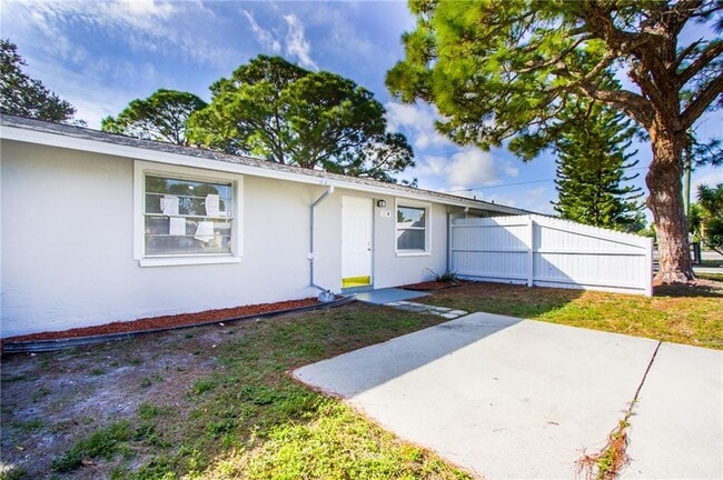 Photo - 3312 52nd Ave Dr W