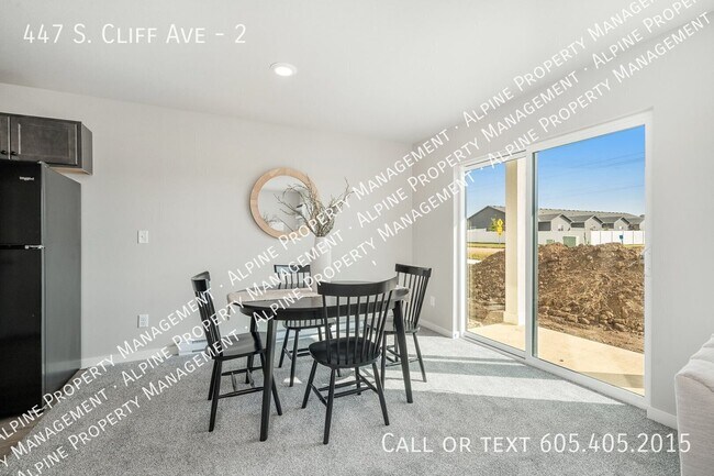 Photo - 447 S Cliff Ave Unit 2