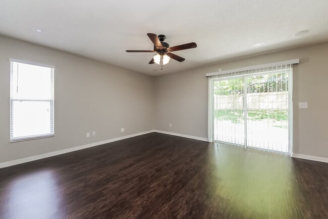 Photo - 12110 Woodglen Cir