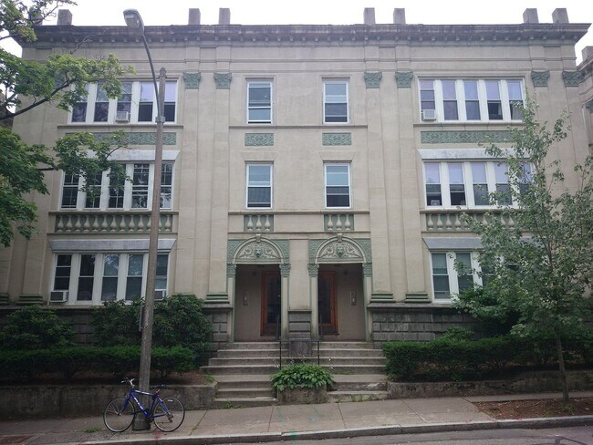 Photo - 324 Saint Paul St