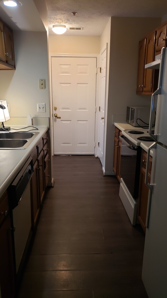 Building Photo - 13107 Briarcliff Ter Unit 210