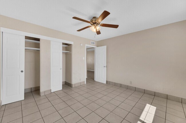 Photo - 3300 Hayes Ave