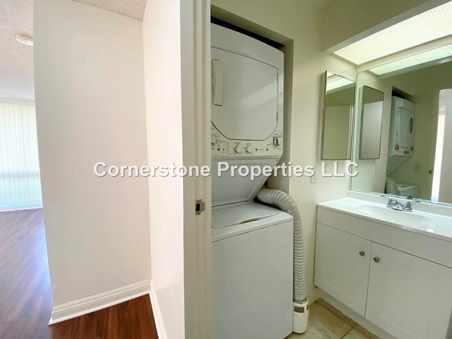 Photo - 255 Huali St