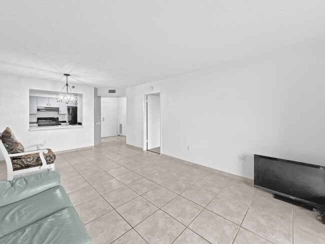 Photo - Feather Sound Condo for Rent – Unfurnished 1BR/1BA