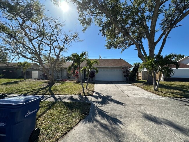 Photo - Spacious 4-Bed Pool Home in Gulf Gate East - Available Now!