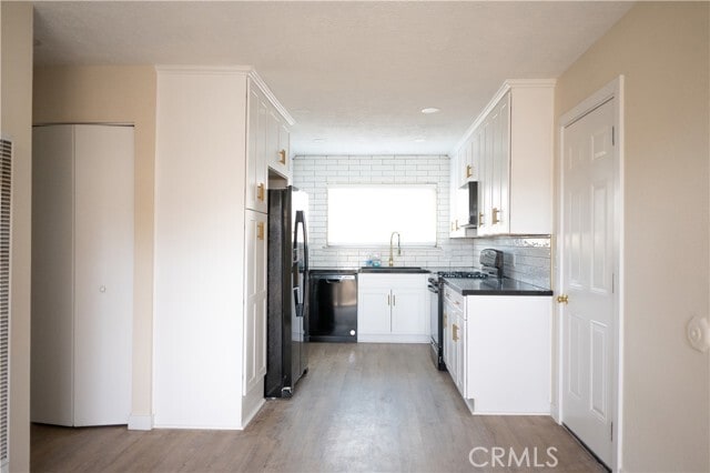 Photo - 6083 Chia Ave