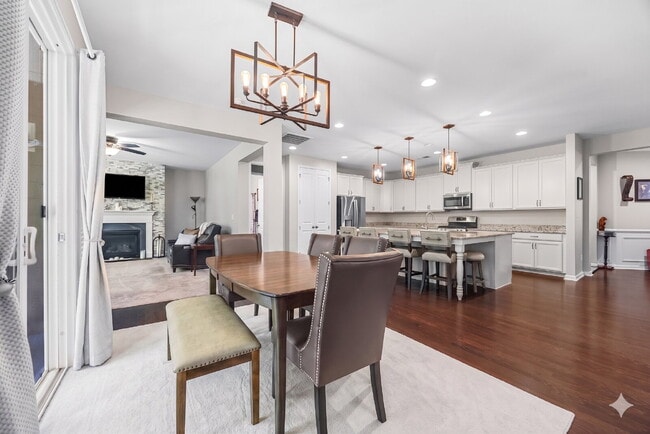 Photo - Amenity-Rich Neighborhood!
