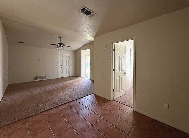 Photo - 1002 W Avenue B Unit 2