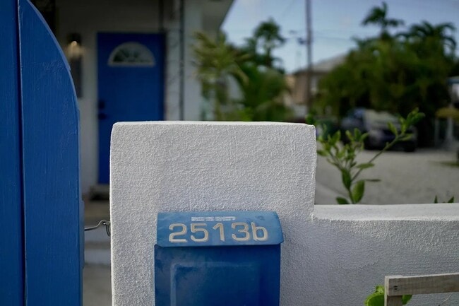 Photo - 2513 Staples Ave Unidad B