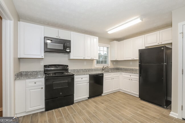 Photo - 3037 Kathy Ln NW