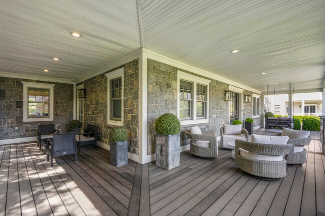 Photo - 16 Hilltop Dr