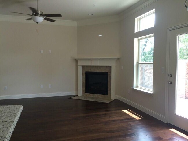 Photo - 2676 Nottingham Dr