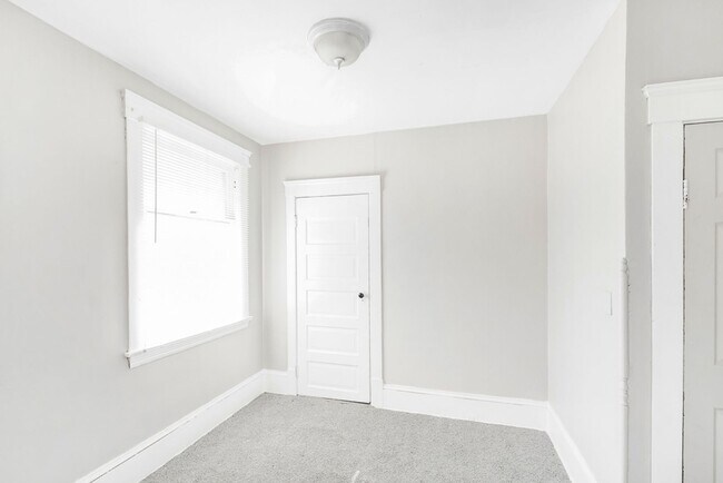 Photo - 1316-1318 E 85th St Unidad DN