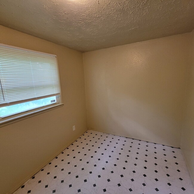 Photo - 4BR/2BA House w/Garage!