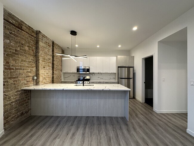 Photo - 2743 W Division St Unit F5