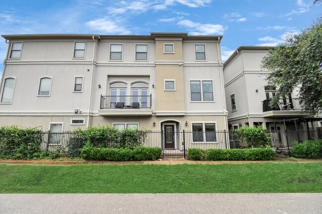 Building Photo - 5443 Kansas St