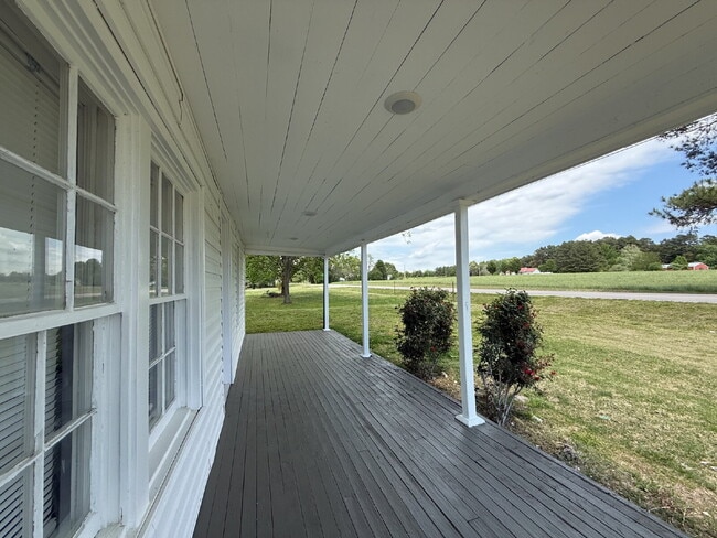 Photo - 2 bedroom Cozy Living with Modern Comforts!"