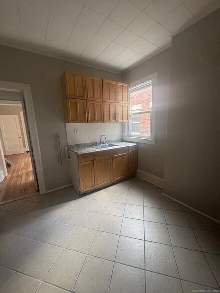 Photo - 287 Dover St Unit 2