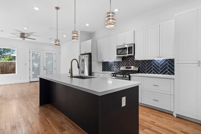 Photo - 2022 Thonig Rd