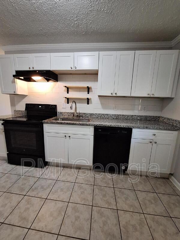 Photo - 221 Greenbriar Dr